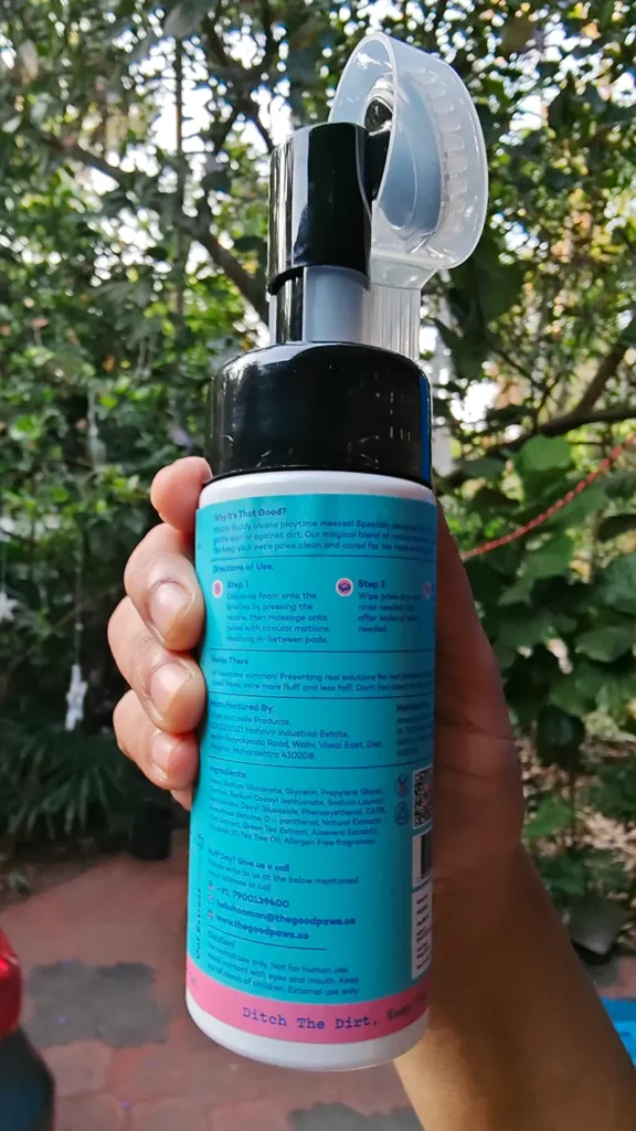 No Rinse No lick Paw Cleanser for Golden Retriever by Muddy Buddy